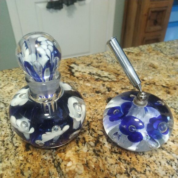 ESTATE LOT ARTIST SIGNED ART GLASS PERFUME BOTTLE PEN HOLDER SET BOB ST CLAIR - Picture 4 of 7